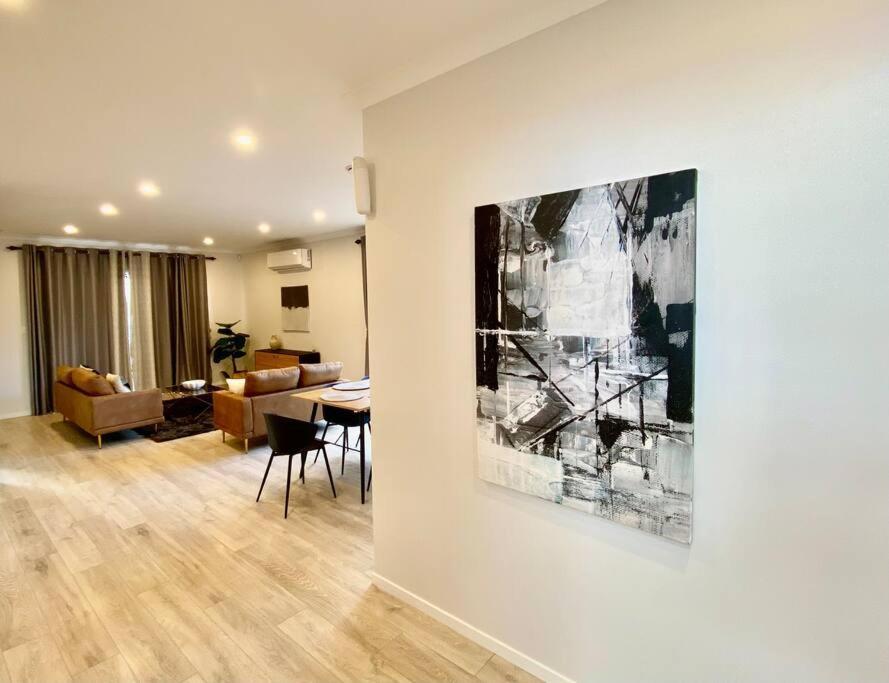 Morden Spacious New House Hamilton Exteriér fotografie
