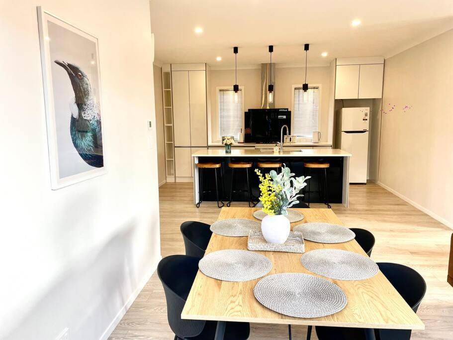 Morden Spacious New House Hamilton Exteriér fotografie